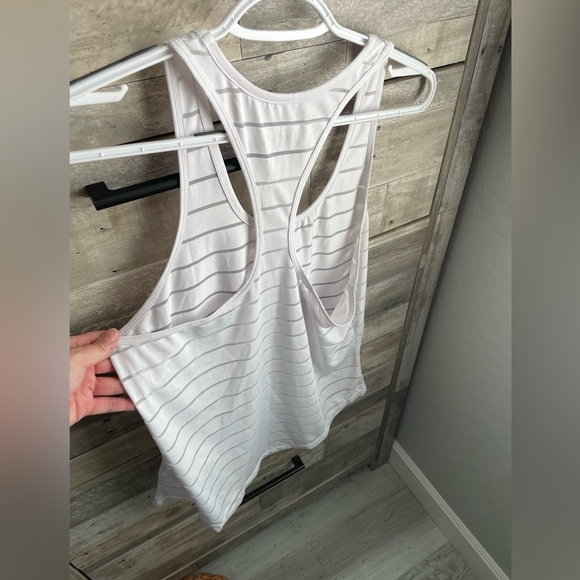 Zyia White Razor Back Top - Picture 3 of 3